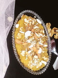 मूंग की दाल का हलवा(moong ki daal ka halwa recipe in hindi) रेसिपी मुख्य फोटो