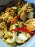 กุ้งหมึกผัดผงกะหรี่