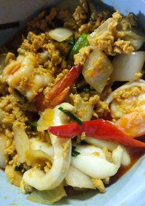 รูปของ กุ้งหมึกผัดผงกะหรี่