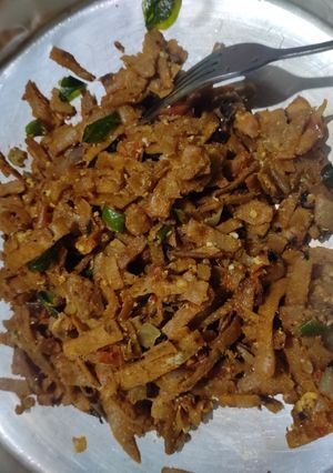 A picture of முட்டை பீஸ் சில்லி சப்பாத்தி (egg piece chilli chapati).
