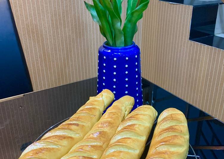 French Baguette 🥖 (French bread/ Roti John/ Garlic bread)