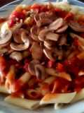 Macarrones con Compota de Tomate  y Champiñones