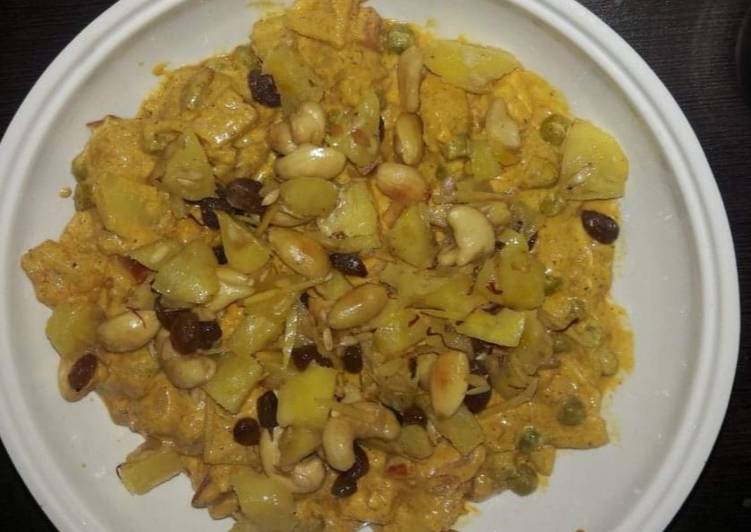 How to Prepare Favorite Navratan korma