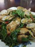หอยผัดน้ำพริกเผา