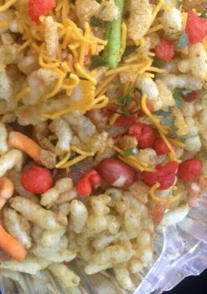 A picture of Bhel puri.