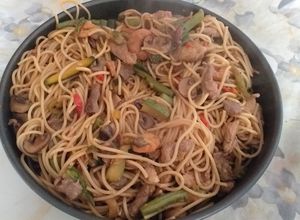 Una foto de Chow mein = 炒麵