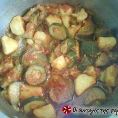 A picture of Briam casserole.