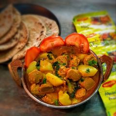 A picture of Aloo soyabean curry.