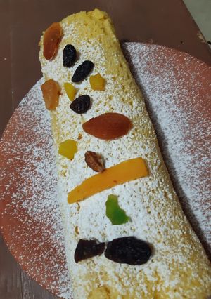 Una foto de Jelly Roll relleno con crema de limón 🍋