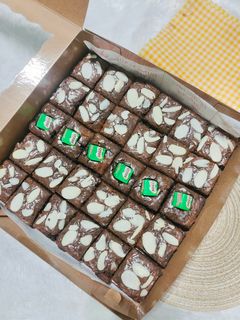 Foto resep Fudge Shiny Brownies for Sale 🥰
