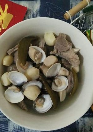 剝皮辣椒蒜頭鮑菇蛤蜊排骨湯【豆豆愛的料理】 的食譜成品照片