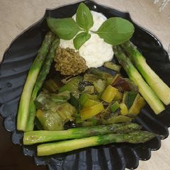 A picture of Super Tasty Leeks and Asparagus.
