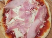 Una foto di pizza teglia