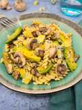 Salade de pâtes, champignons et avocat