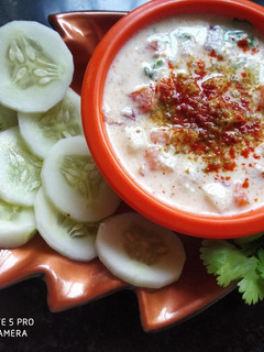 वेज रायता (Veg raita recipe in Hindi) रेसिपी मुख्य फोटो