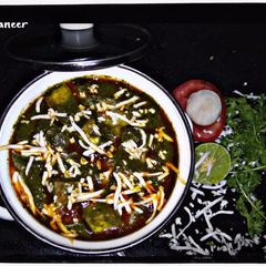 A picture of Palak paneer.