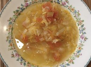Una foto de Shchi, sopa rusa de col