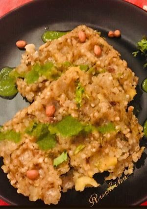 A picture of Sabudana waffles.