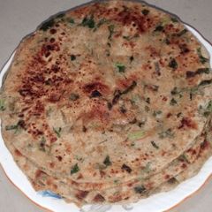 A picture of Methi parantha.