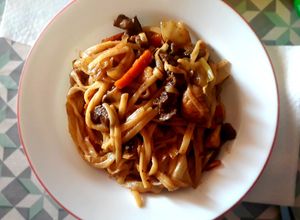 Foto principal de Salteado de Udon con carne