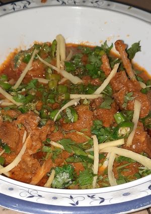 A picture of Mutton karahi😋😋.