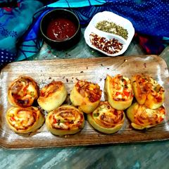 A picture of Pizza roll.