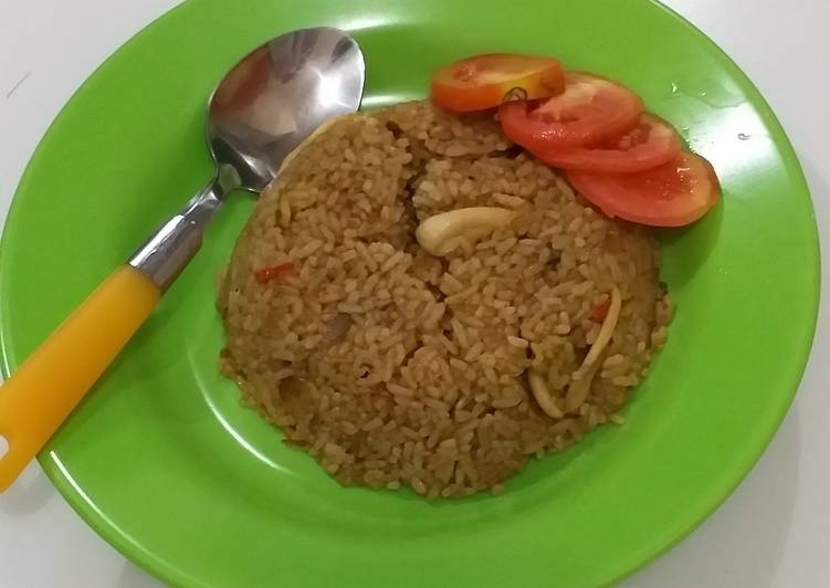 Cara Termudah Menyiapkan Nasi goreng cumi spesial Lezat Sekali