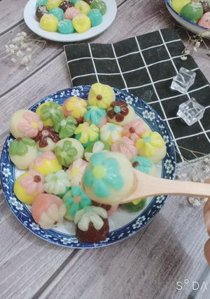 Hình của món Bánh trôi nước hình hoa 🌼🌺🌸🌹bằng bột nếp+ khoai lang.
