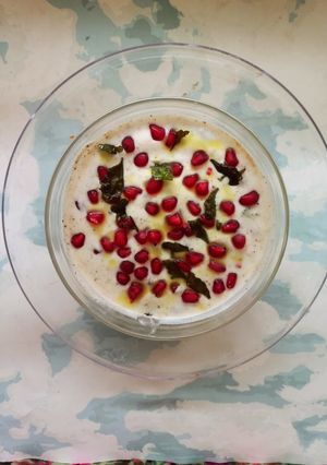 A picture of Pamagranate raita.