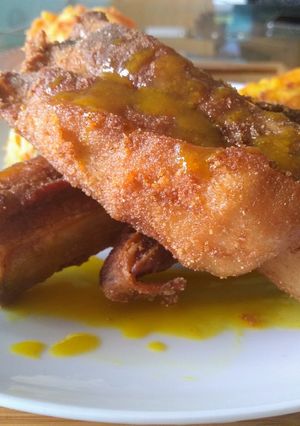 Una foto de Costillas de Cerdo Crocantes y Jugosas