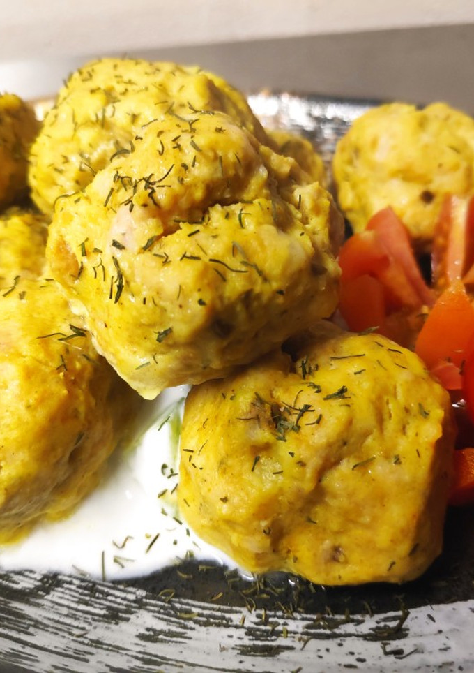 Una foto de Albóndigas de pavo al curry (vapor)
