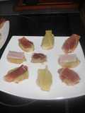 Pan con embutido, ensalada de apio y frutas