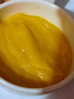 A picture of Mango puree.