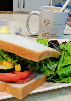 培根番茄鮮蔬三明治 的食譜成品照片
