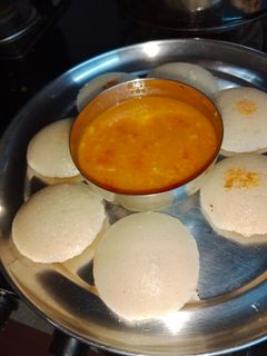 इडली सांबर (idli sambar recipe in Hindi) रेसिपी मुख्य फोटो