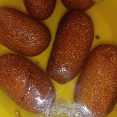 A picture of Sooji ke Gulab Jamun.