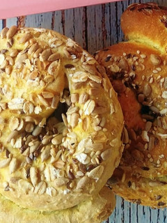 Foto di Panini alla curcuma e semi misti
