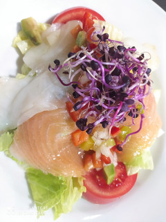 Una foto de Ensalada de ahumados con vinagreta
