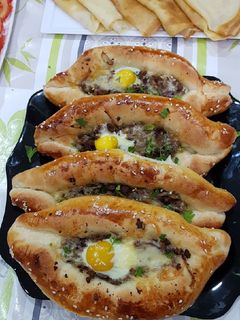 صورة لوصفة بيتزا تركية 🍕