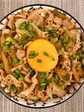 ข้าวหน้าหมู/เนื้อ ญี่ปุ่น (กิวด้ง)