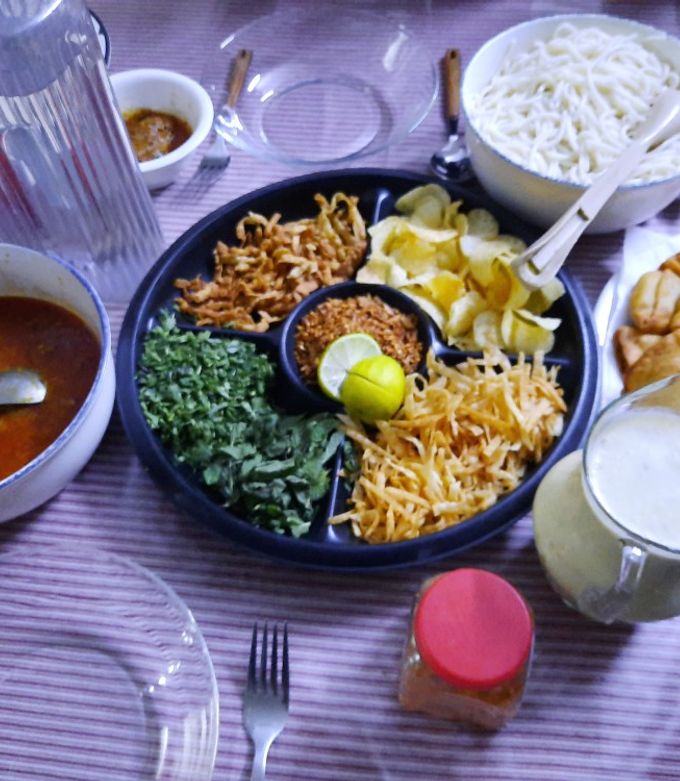 A picture of Khousey Khaosuey Khaowsuey.