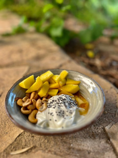 Una foto de Bowl de yogur y melocotón