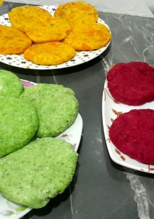 Una foto de Arepas de Colores Rellenas