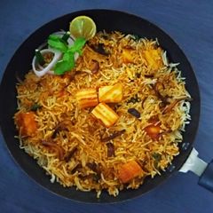 A picture of Paneer Makhani Dum Biryani.