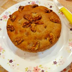 A picture of Banana walnut cake.