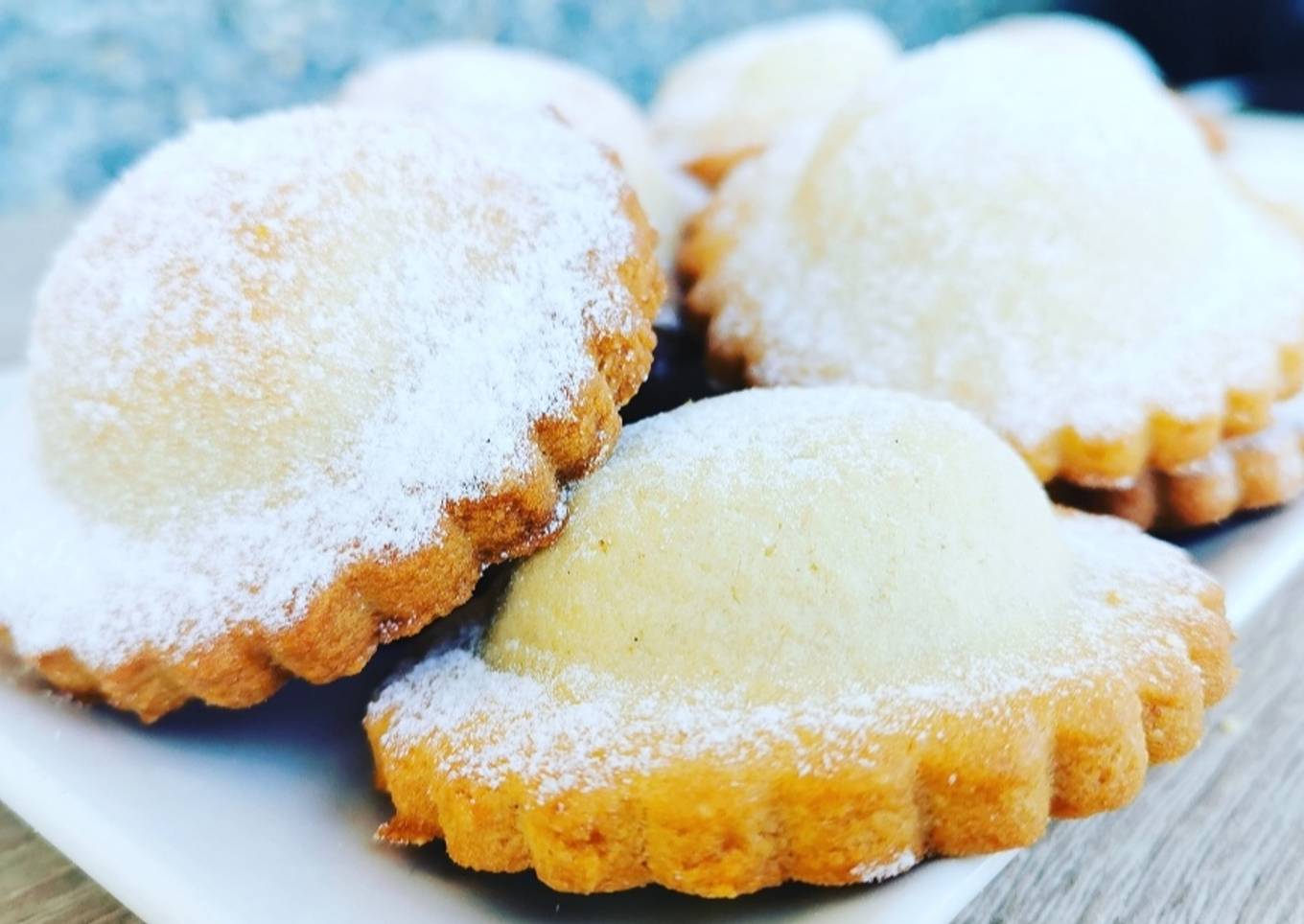 Galletas rellenas de crema pastelera