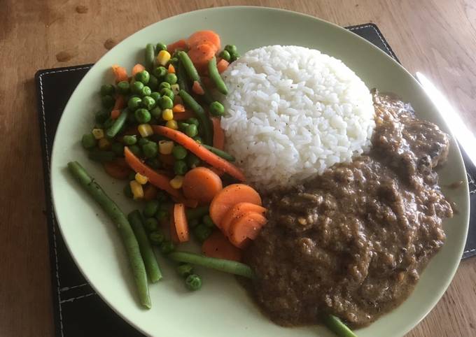 Steak with pepper saus,Rice