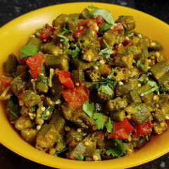 A picture of Okra tomato curry.