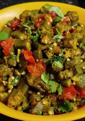A picture of Okra tomato curry.