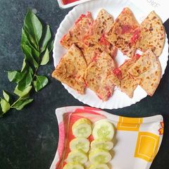 A picture of Healthy pizza paratha.
